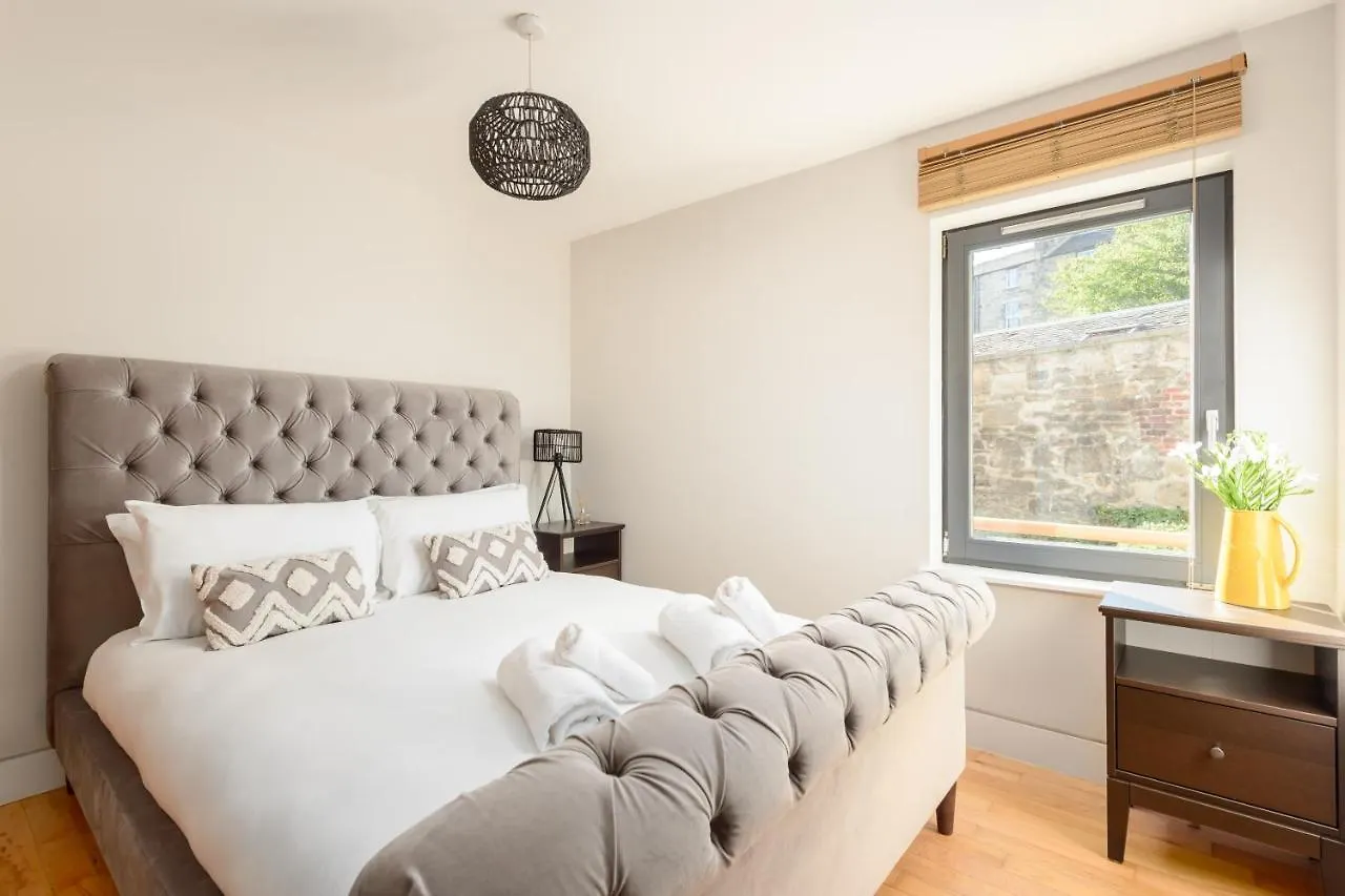Modern Mews Apartment - New Town Edinburgh